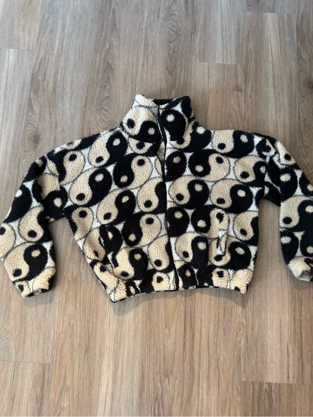 Soft Yin Yang Zip-Up Jacket in Black & Cream